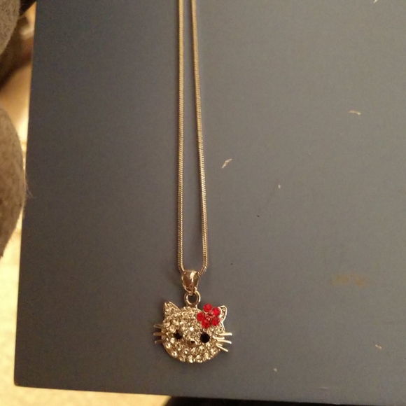 Hello Kitty costume necklace - Picture 1 of 2